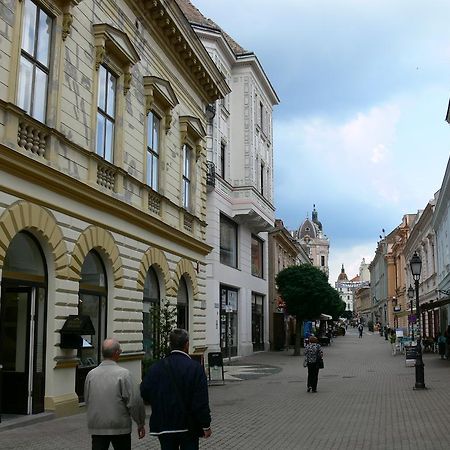 Sunny City Center Pécs Eksteriør bilde