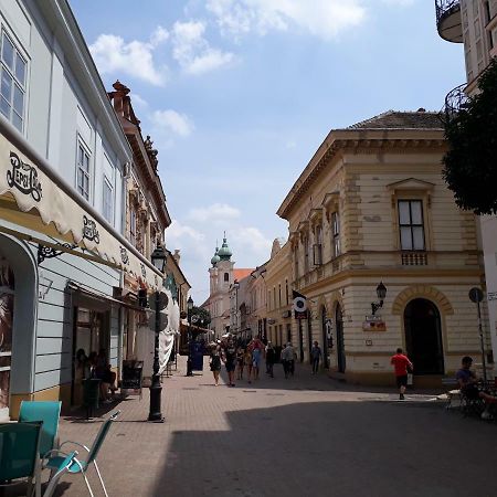 Sunny City Center Pécs Eksteriør bilde