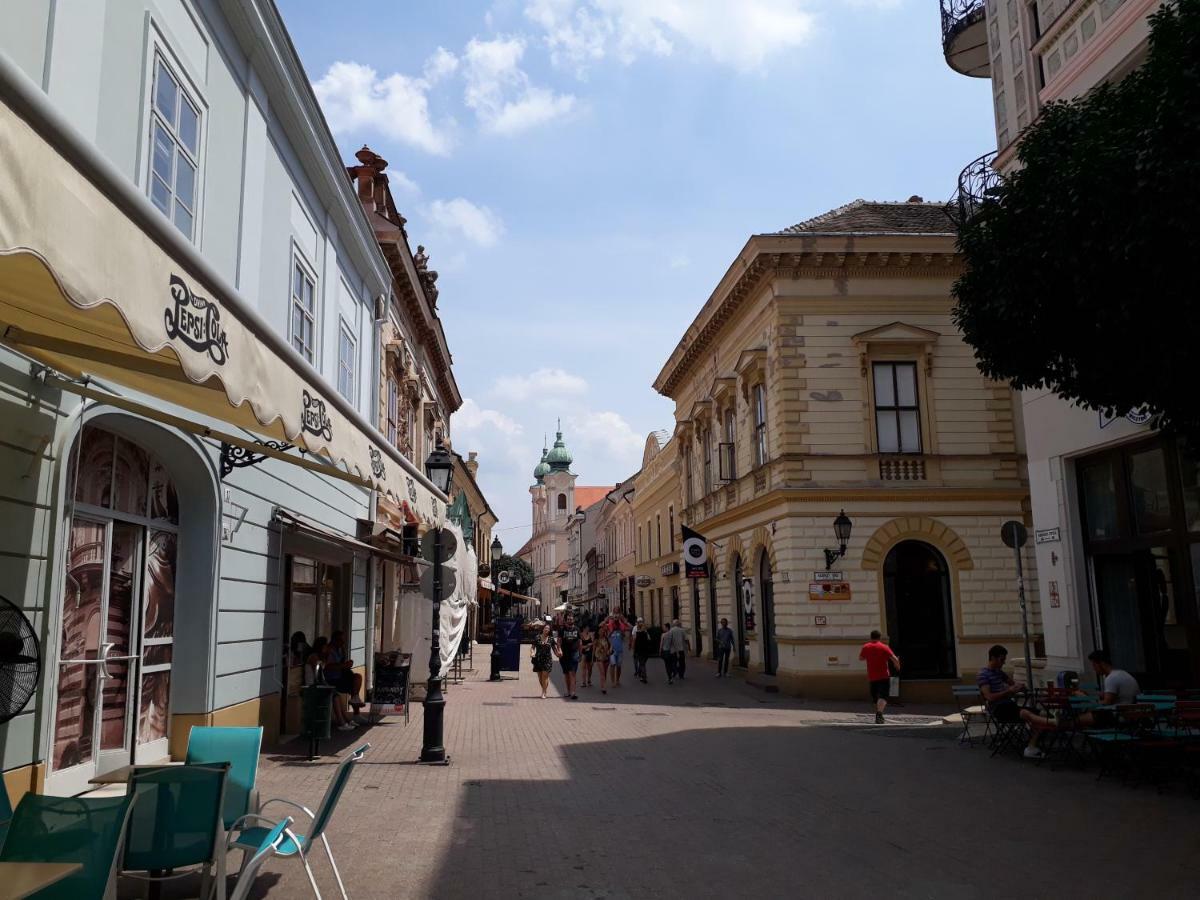Sunny City Center Pécs Eksteriør bilde